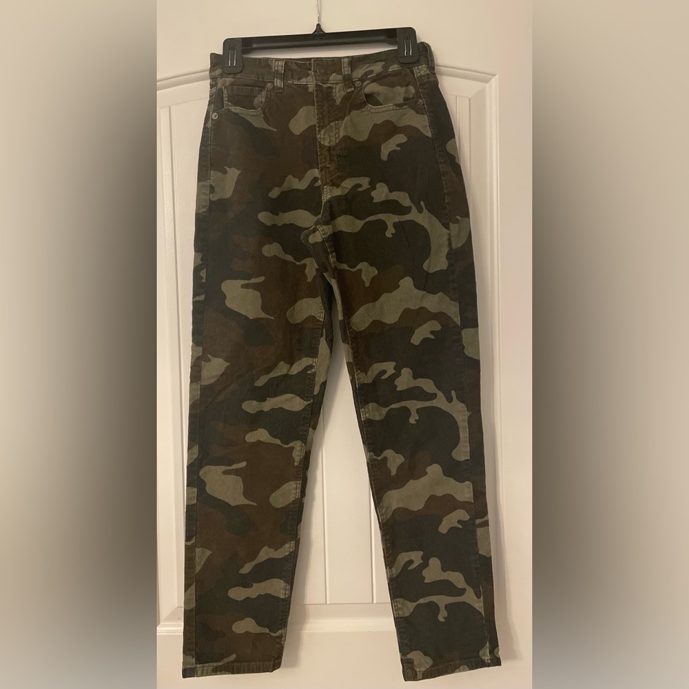 American Eagle Outfitters Super Stretch Camouflage Corduroy Pants Like NEW!